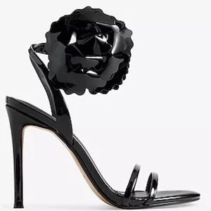 Brand NEW Express black patent strappy sandal heels 8